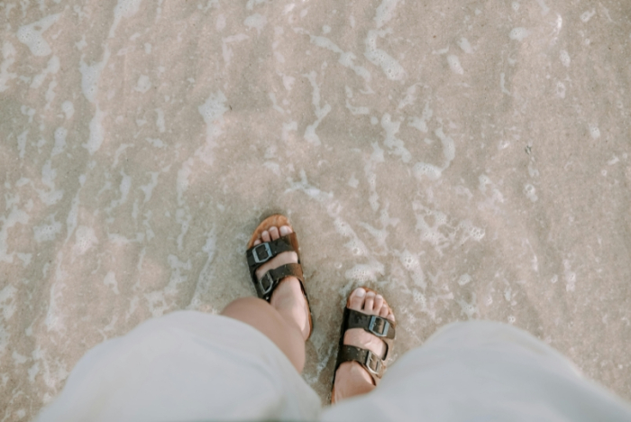 Hoe combineer je sandalen met je zomer outfit?