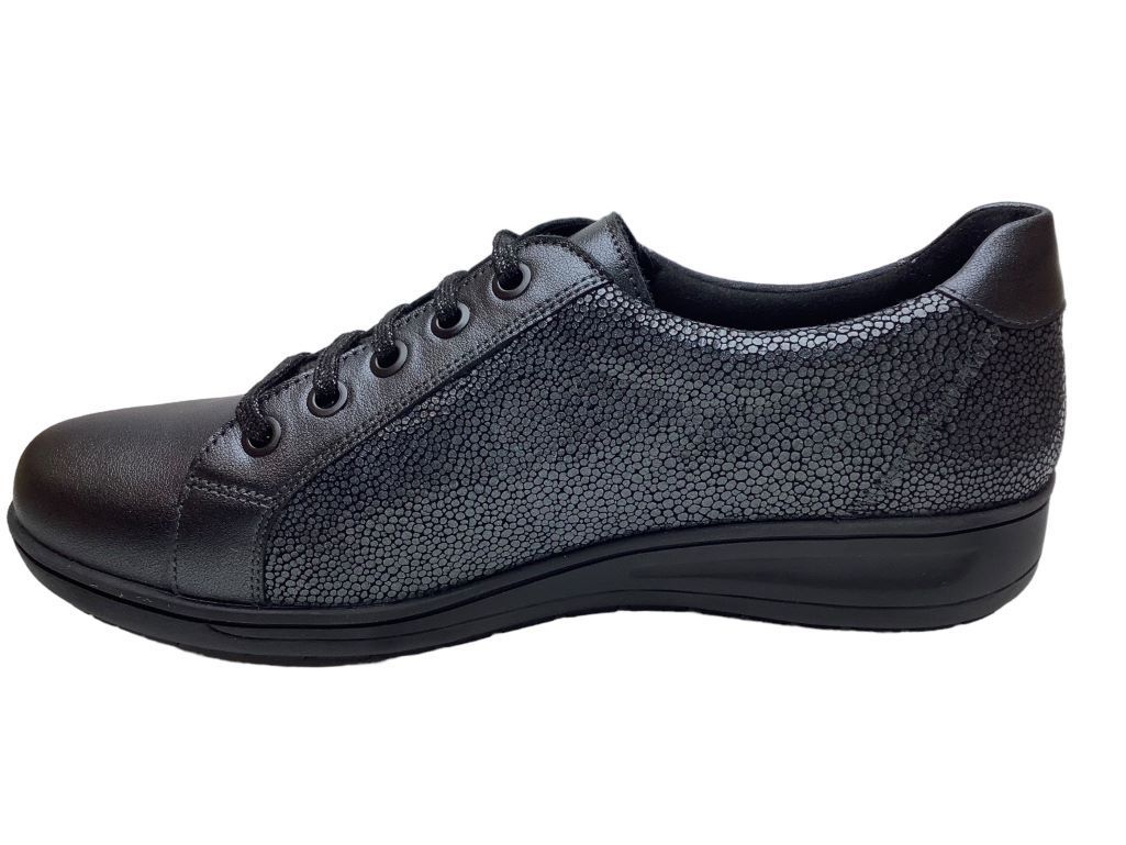 LaceHype Schoenveters, 2 paar platte veters, scheurbestendig, polyester schoenveters voor sneakers, sportschoenen, hardloopschoenen, 10 mm breed, wit