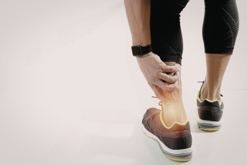 Wat zijn goede schoenen voor zwakke enkels?